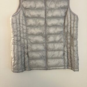 32 Degrees Light Gray Quilted Vest